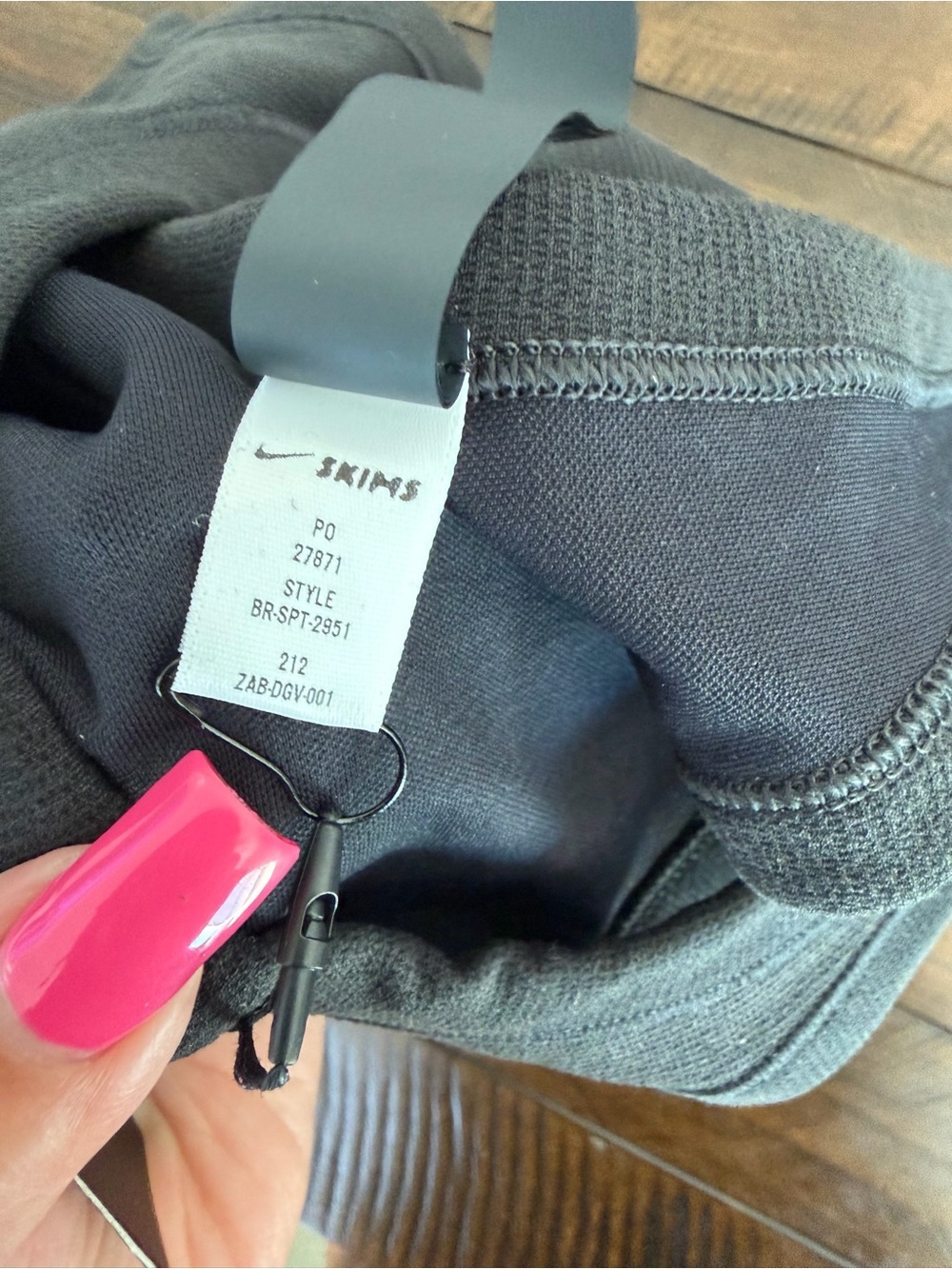 Skims Nike Vintage Seamless Scoop Bra - Picture 5 of 7